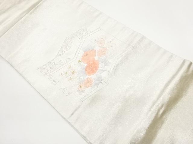 銀駒刺繍屏風に花々・亀甲模様名古屋帯